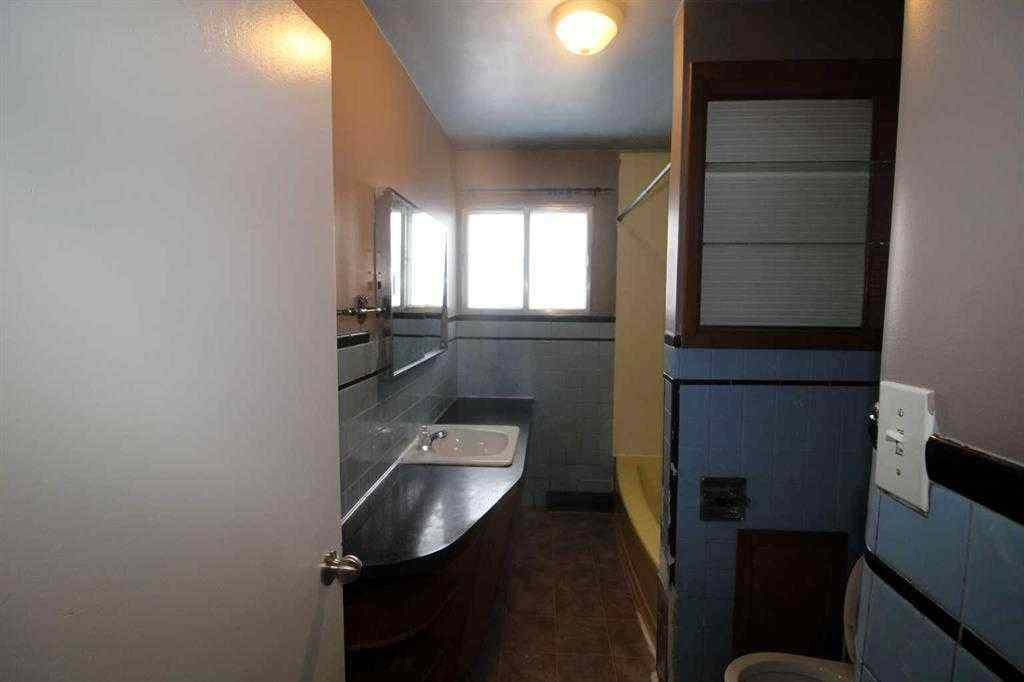 MLS® A2241906 - 1302 11 Avenue SE in Inglewood Calgary, Residential