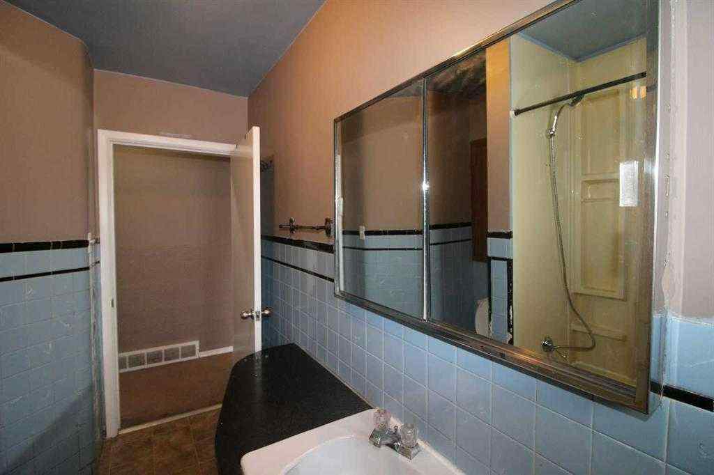 MLS® A2241906 - 1302 11 Avenue SE in Inglewood Calgary, Residential