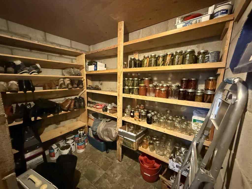 MLS® A2241909 - 502 Fox Lake Trail   in NONE Hanna, Residential