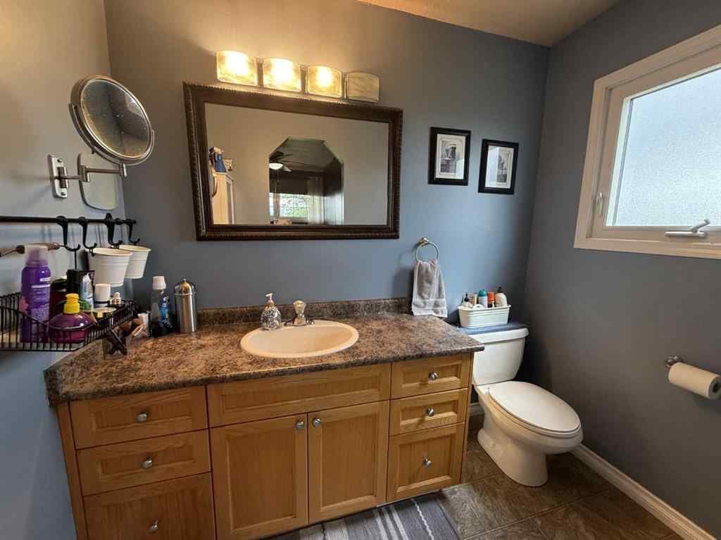 MLS® A2241909 - 502 Fox Lake Trail   in NONE Hanna, Residential