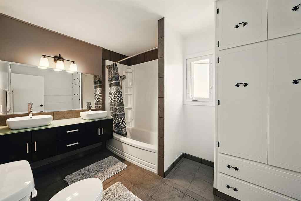 MLS® A2241927 - 424055 HWY 2A   in NONE Rural Ponoka County, Residential