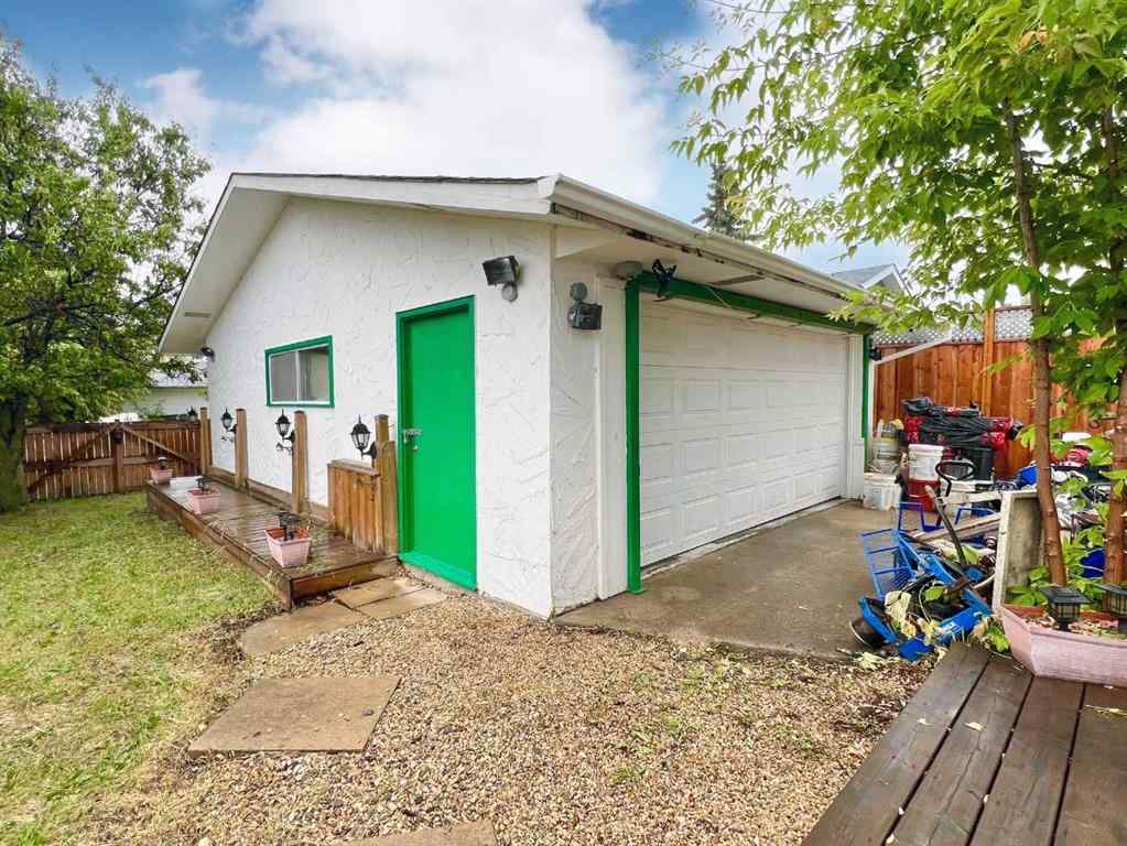 MLS® A2241939 - 9205 111 Avenue  in Mountview Grande Prairie, Residential