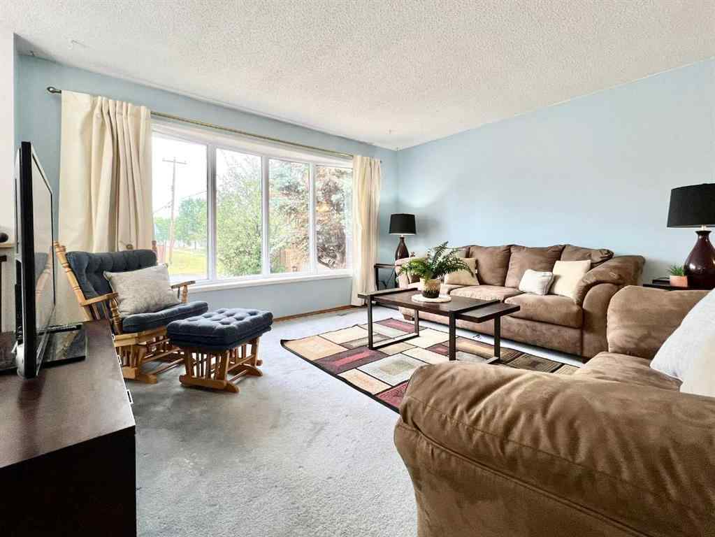 MLS® A2241939 - 9205 111 Avenue  in Mountview Grande Prairie, Residential