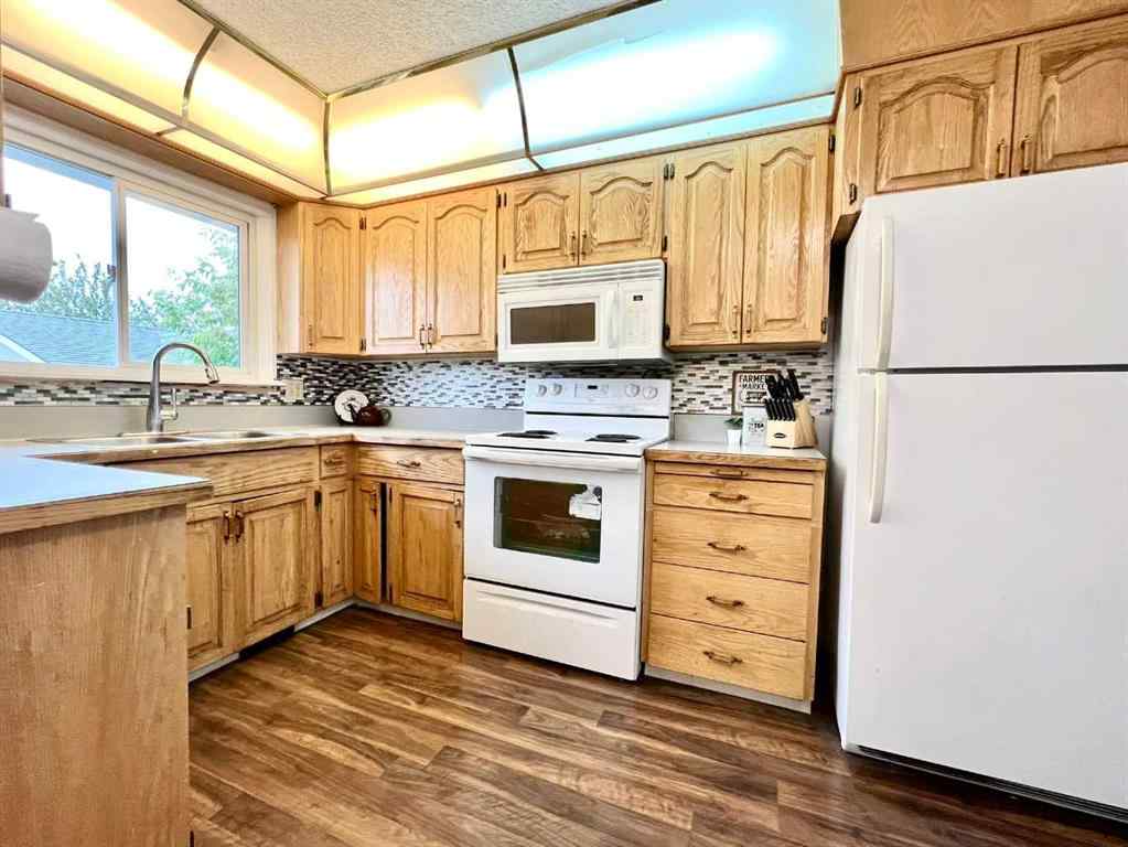 MLS® A2241939 - 9205 111 Avenue  in Mountview Grande Prairie, Residential