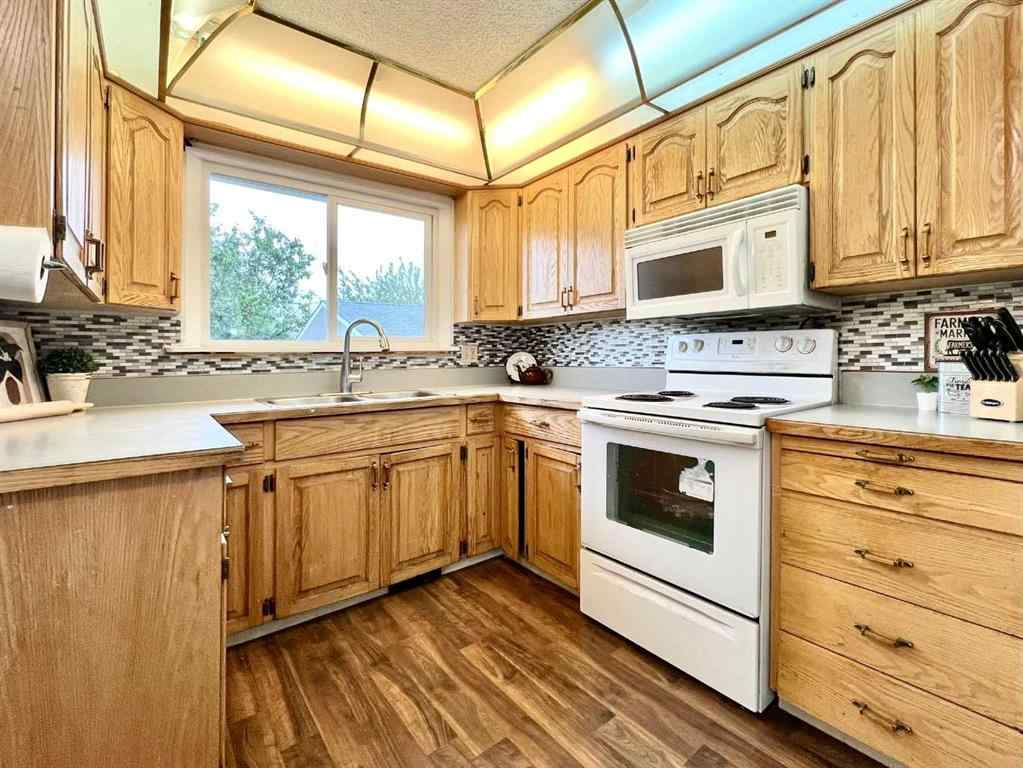 MLS® A2241939 - 9205 111 Avenue  in Mountview Grande Prairie, Residential