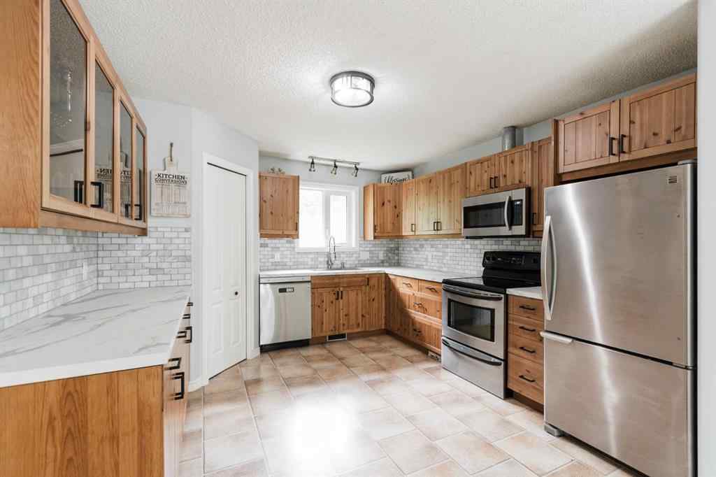 MLS® A2241954 - 5407 Draper Road  in Waterways Fort McMurray, Residential