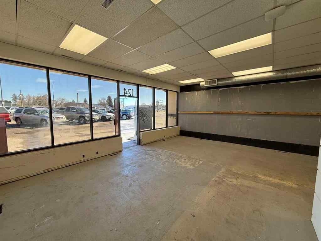 MLS® A2241957 - 124 Mayor Magrath Drive N in Westminster Lethbridge, Commercial