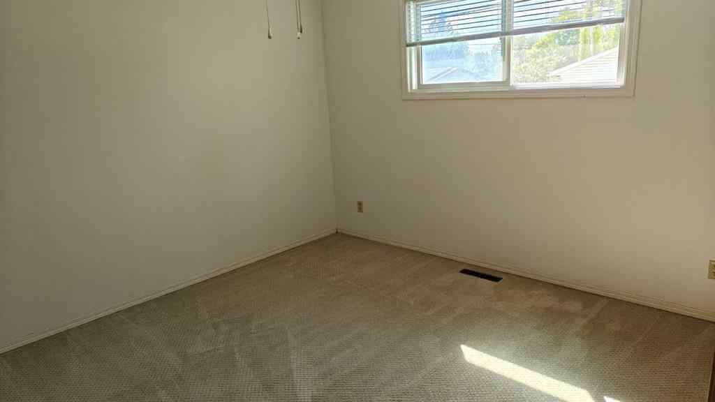 MLS® A2241993 - 4315 Charleswood Drive NW in Charleswood Calgary, Residential