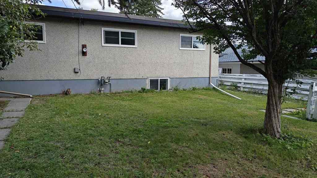 MLS® A2241993 - 4315 Charleswood Drive NW in Charleswood Calgary, Residential