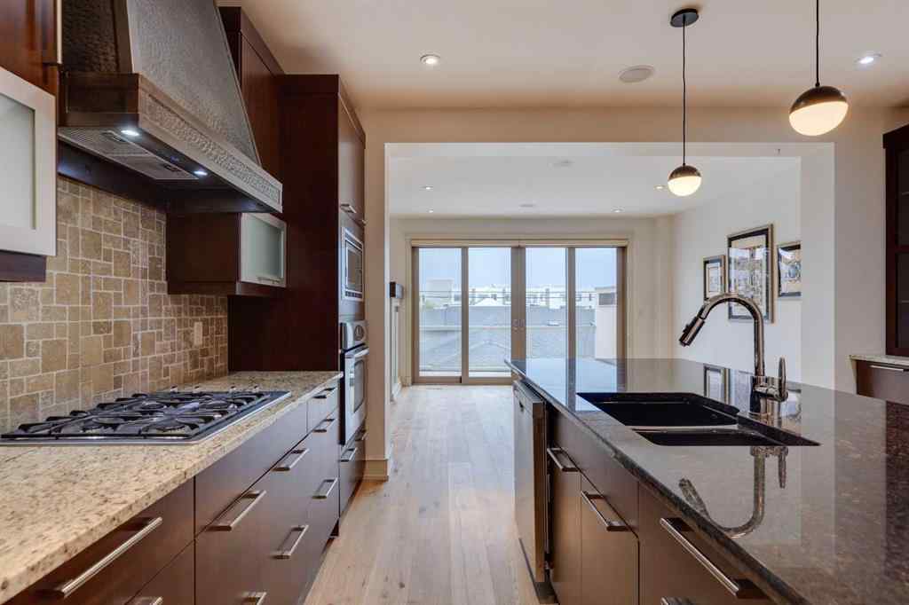 MLS® A2241994 - 2005 32 Avenue SW in South Calgary Calgary, Residential