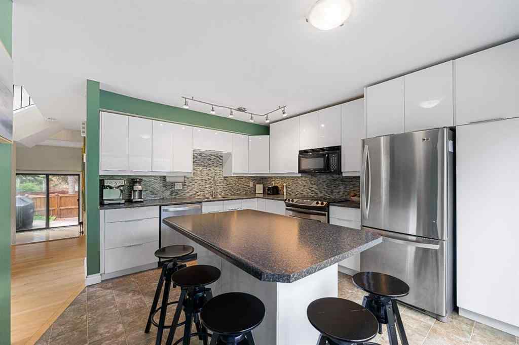 MLS® A2242000 - 514 Point Mckay Grove NW in Point McKay Calgary, Residential