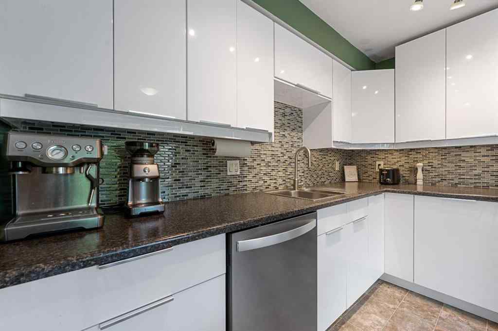 MLS® A2242000 - 514 Point Mckay Grove NW in Point McKay Calgary, Residential