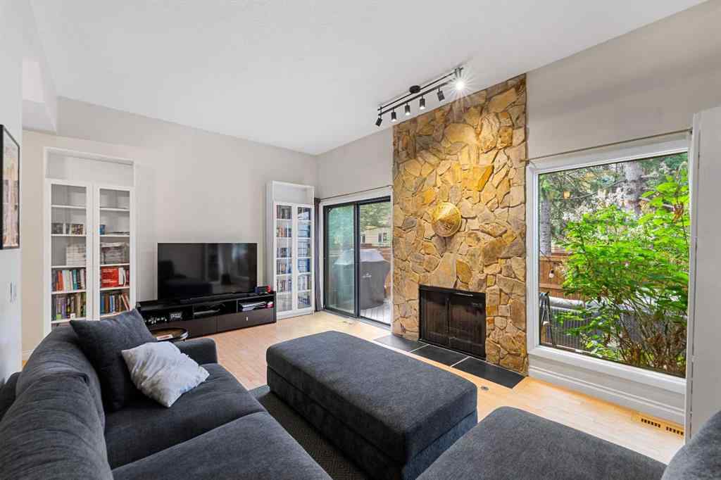 MLS® A2242000 - 514 Point Mckay Grove NW in Point McKay Calgary, Residential