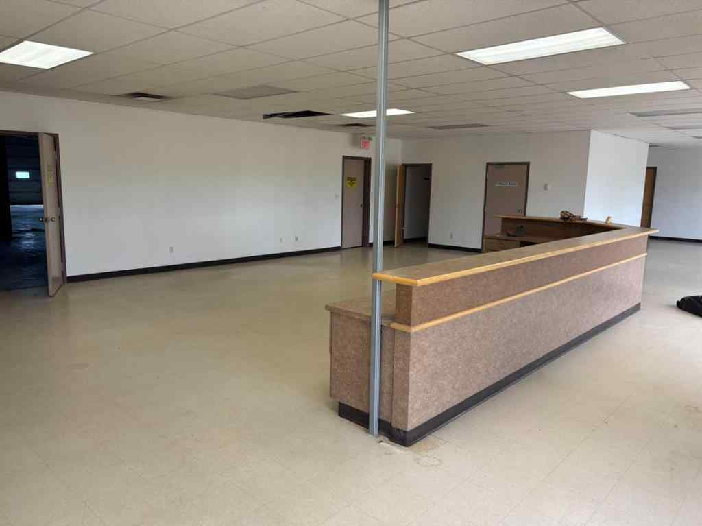 MLS® A2242003 - SW-1-84-22-W5th Hwy 743   in West Hill Com/Ind Peace River, Commercial