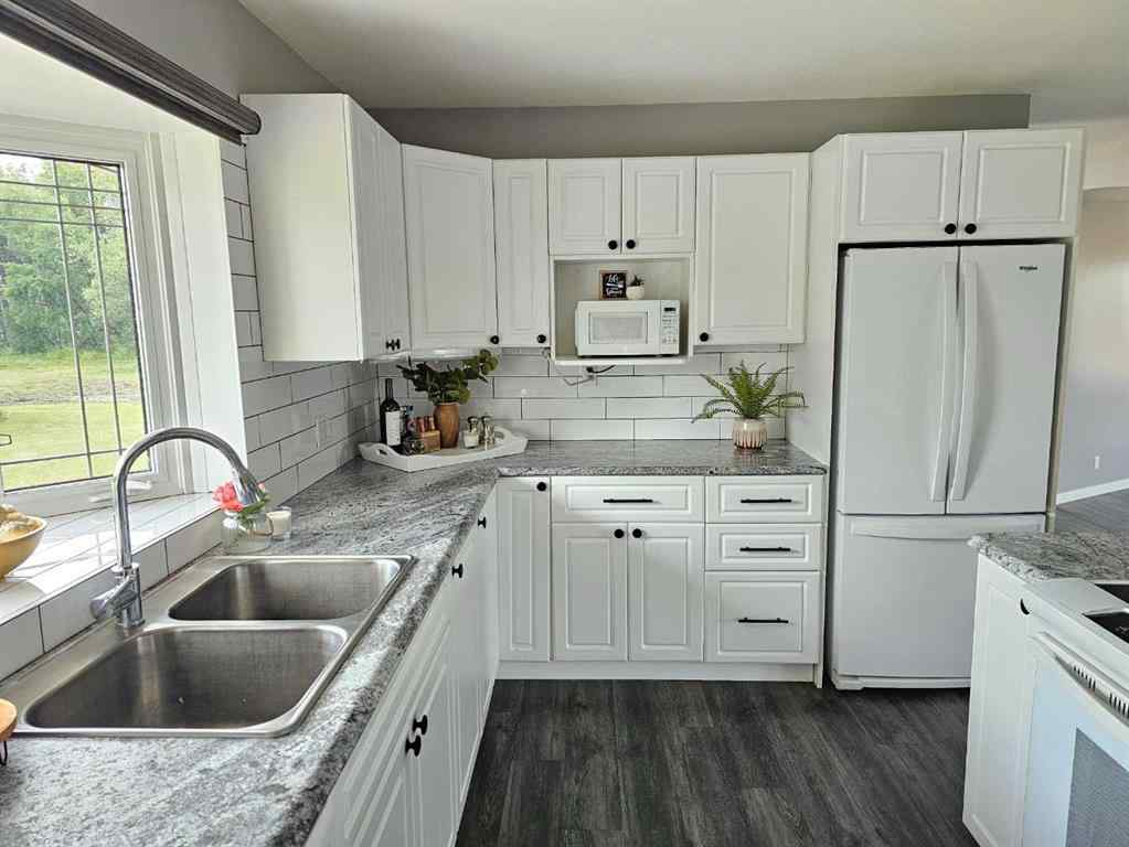 MLS® A2242006 - 9502 100 Street  in NONE Bezanson, Residential