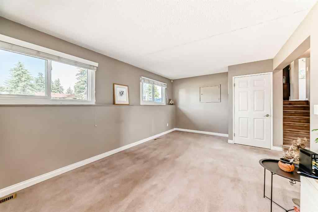 MLS® A2242030 - 32 Radcliffe Bay SE in Albert Park/Radisson Heights Calgary, Residential