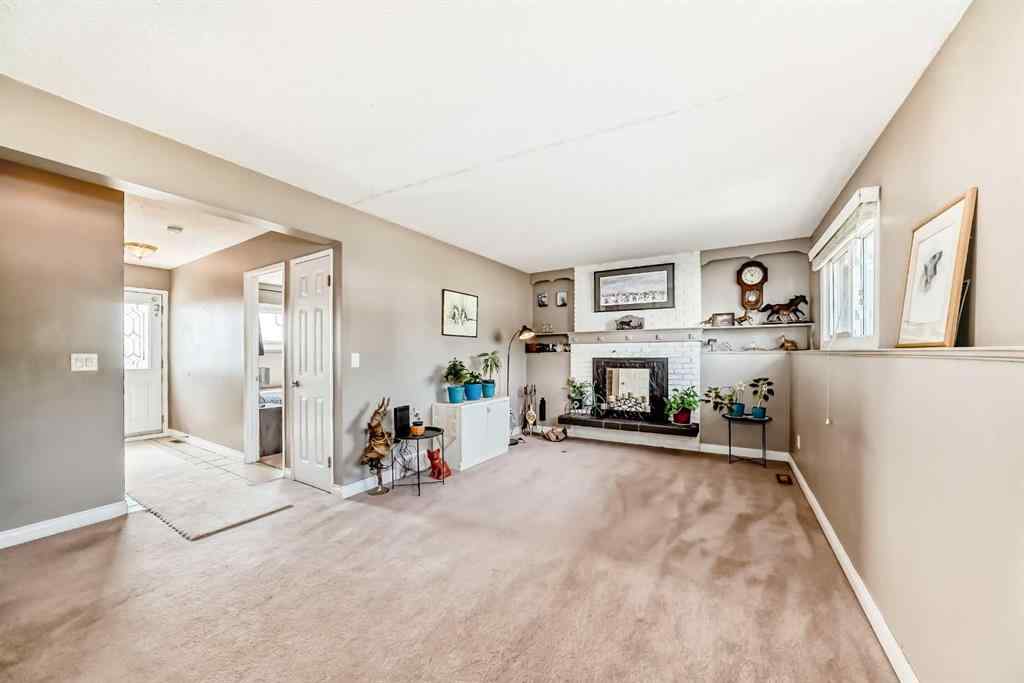 MLS® A2242030 - 32 Radcliffe Bay SE in Albert Park/Radisson Heights Calgary, Residential
