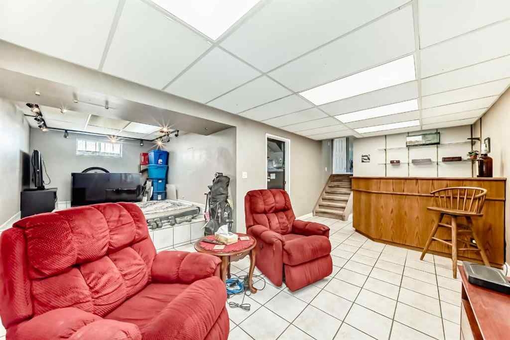 MLS® A2242030 - 32 Radcliffe Bay SE in Albert Park/Radisson Heights Calgary, Residential