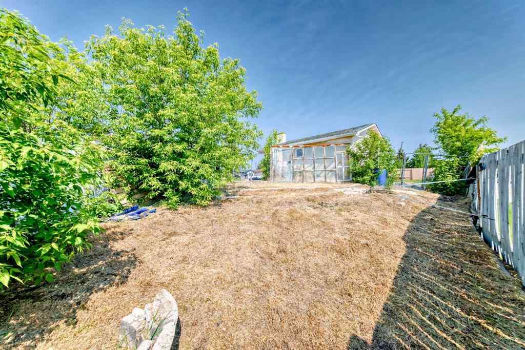 MLS® A2242030 - 32 Radcliffe Bay SE in Albert Park/Radisson Heights Calgary, Residential