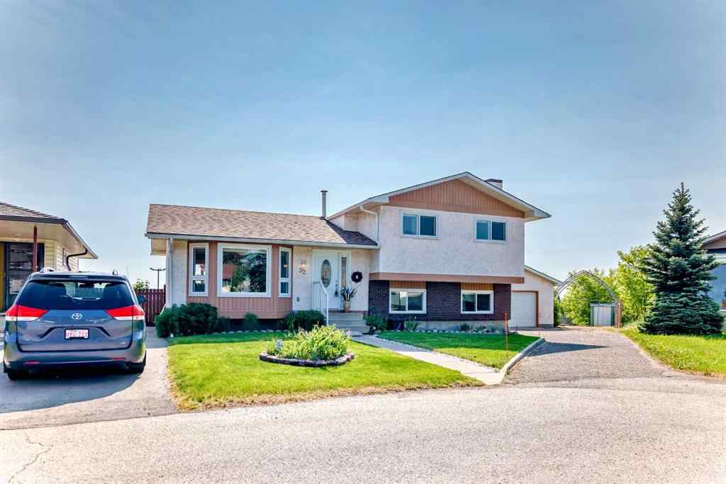 MLS® A2242030 - 32 Radcliffe Bay SE in Albert Park/Radisson Heights Calgary, Residential