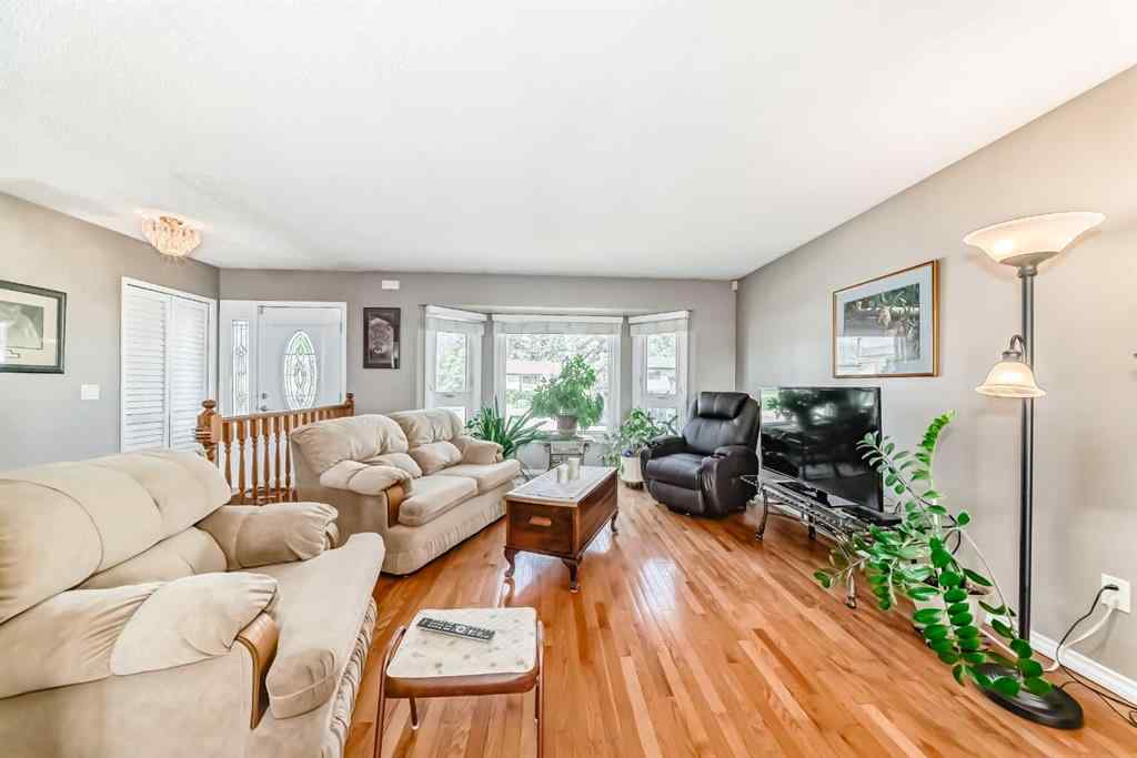 MLS® A2242030 - 32 Radcliffe Bay SE in Albert Park/Radisson Heights Calgary, Residential