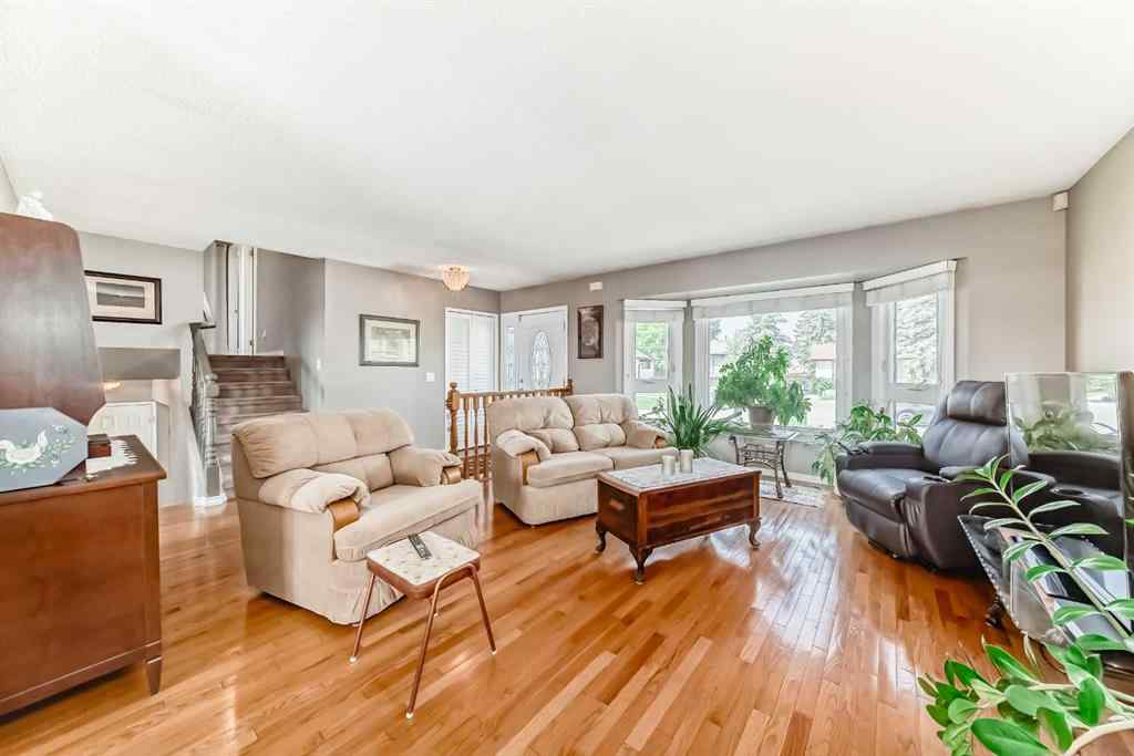 MLS® A2242030 - 32 Radcliffe Bay SE in Albert Park/Radisson Heights Calgary, Residential