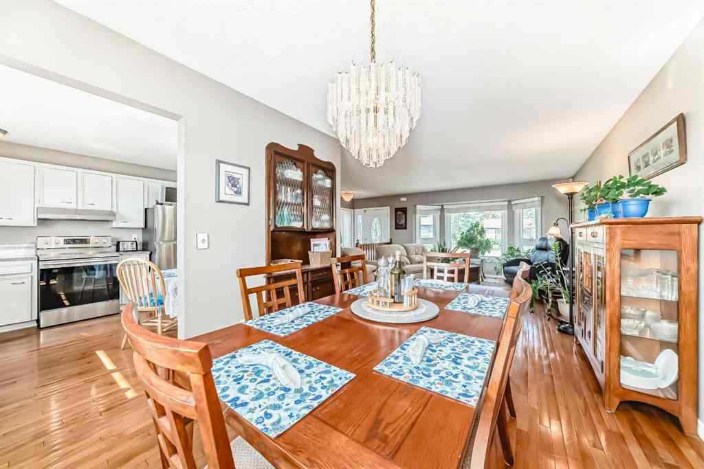 MLS® A2242030 - 32 Radcliffe Bay SE in Albert Park/Radisson Heights Calgary, Residential