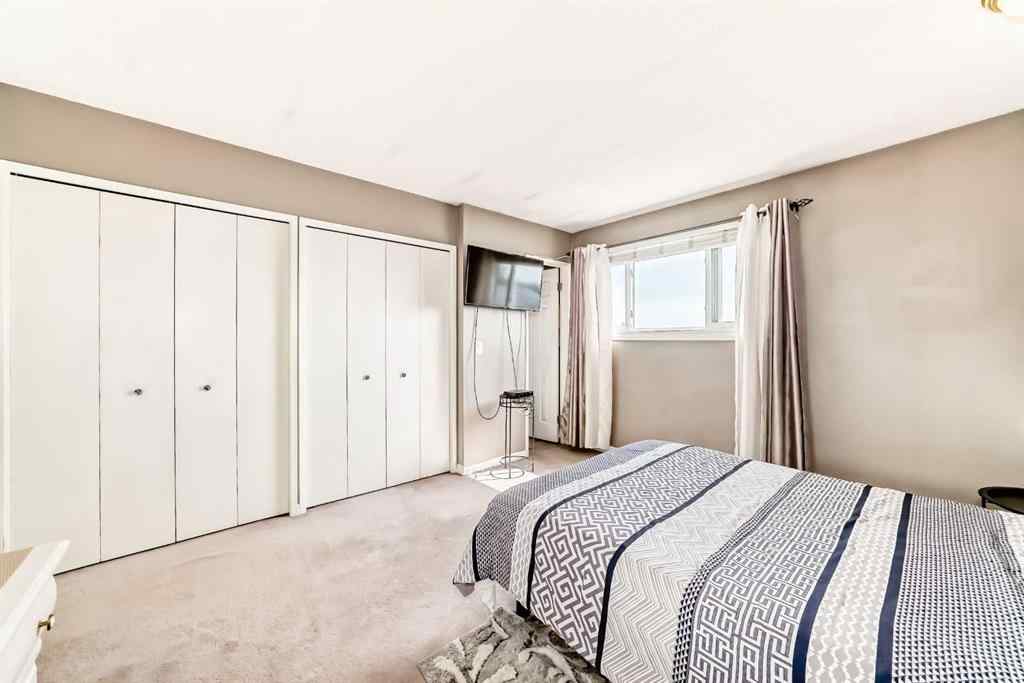 MLS® A2242030 - 32 Radcliffe Bay SE in Albert Park/Radisson Heights Calgary, Residential