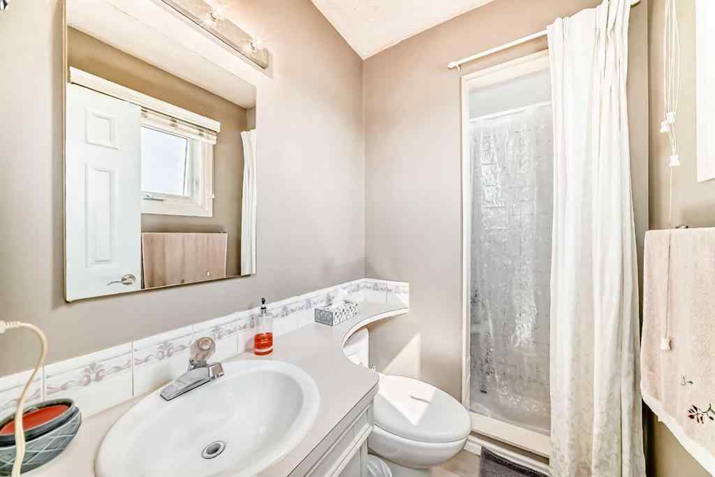 MLS® A2242030 - 32 Radcliffe Bay SE in Albert Park/Radisson Heights Calgary, Residential