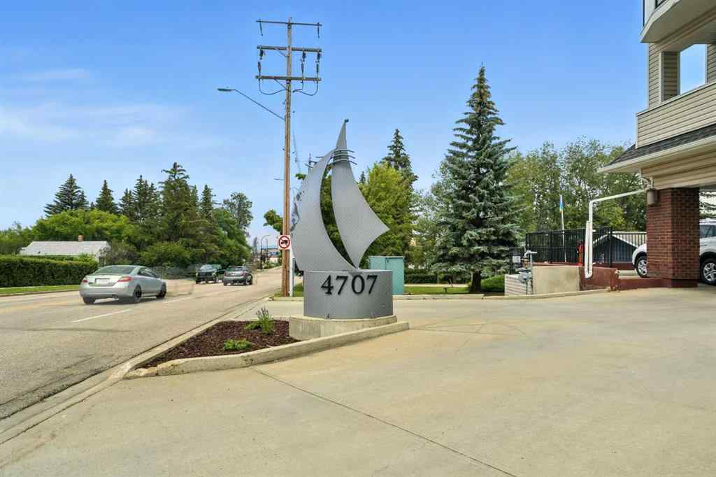 MLS® A2242032 - Unit #203 4707 50 Street  in Downtown Sylvan Lake, Residential