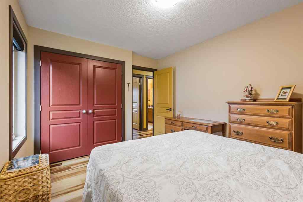 MLS® A2242046 - 652 Quarry Way SE in Douglasdale/Glen Calgary, Residential