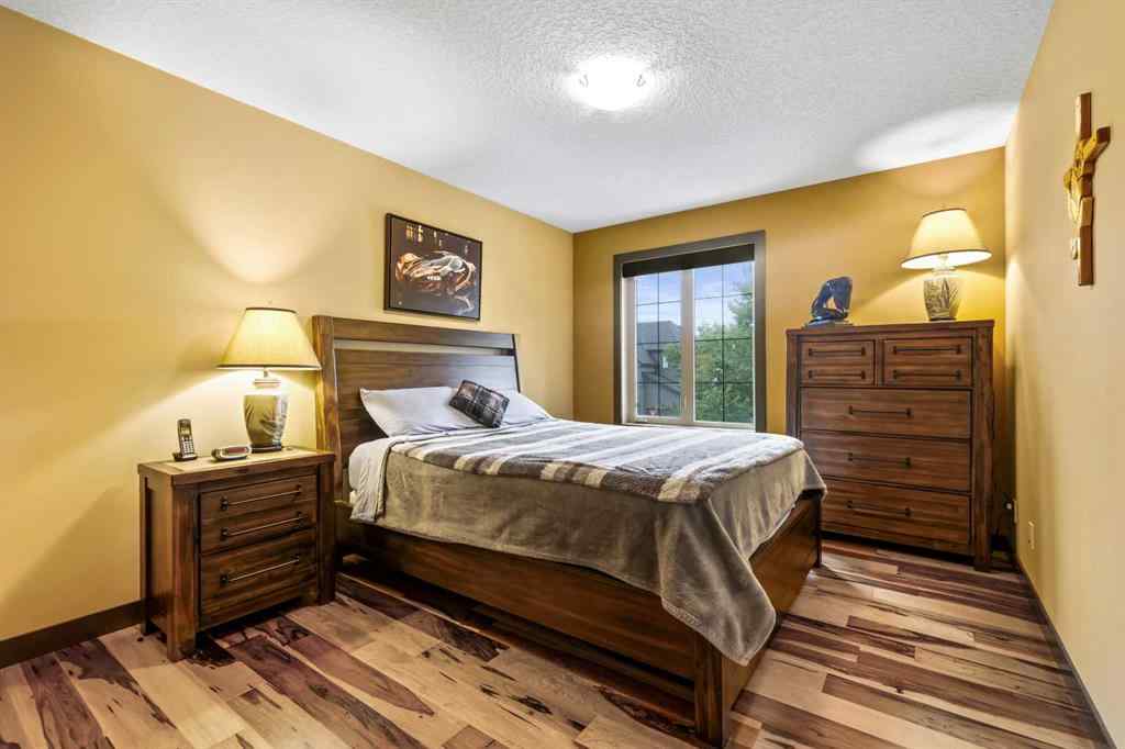 MLS® A2242046 - 652 Quarry Way SE in Douglasdale/Glen Calgary, Residential