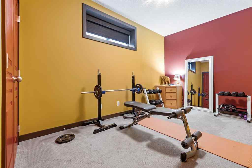 MLS® A2242046 - 652 Quarry Way SE in Douglasdale/Glen Calgary, Residential