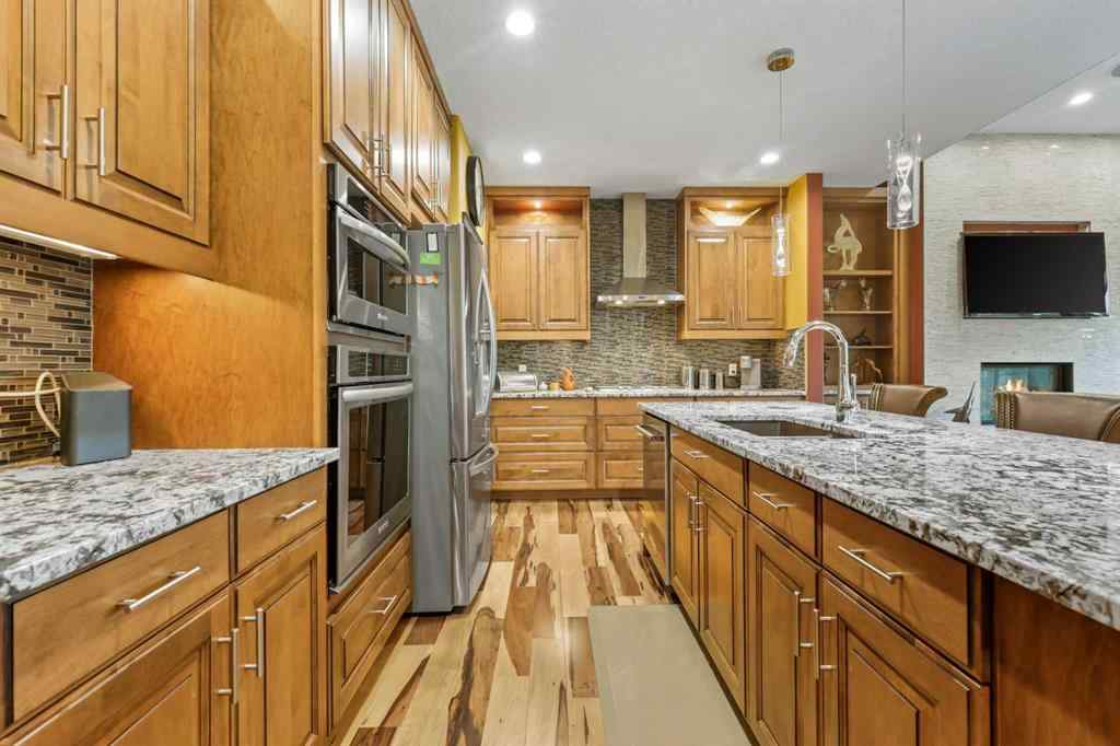 MLS® A2242046 - 652 Quarry Way SE in Douglasdale/Glen Calgary, Residential