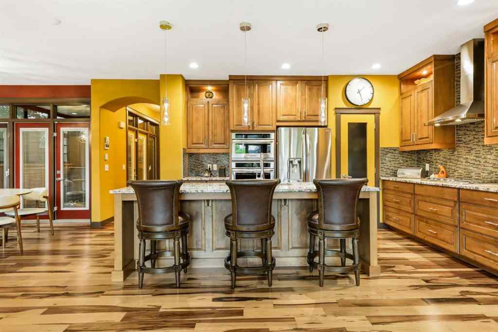 MLS® A2242046 - 652 Quarry Way SE in Douglasdale/Glen Calgary, Residential