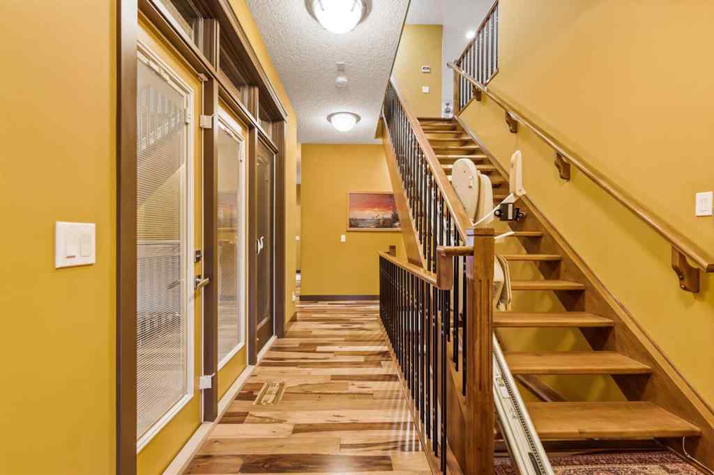 MLS® A2242046 - 652 Quarry Way SE in Douglasdale/Glen Calgary, Residential