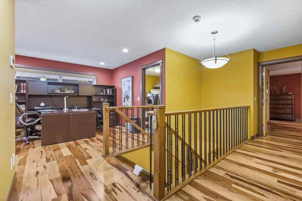 MLS® A2242046 - 652 Quarry Way SE in Douglasdale/Glen Calgary, Residential