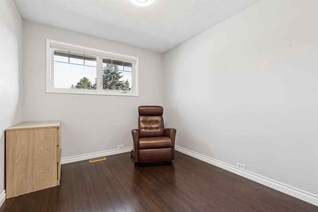 MLS® A2242047 - 2119 Vista Crescent NE in Vista Heights Calgary, Residential