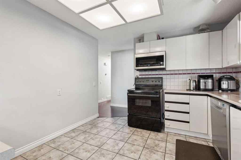 MLS® A2242047 - 2119 Vista Crescent NE in Vista Heights Calgary, Residential