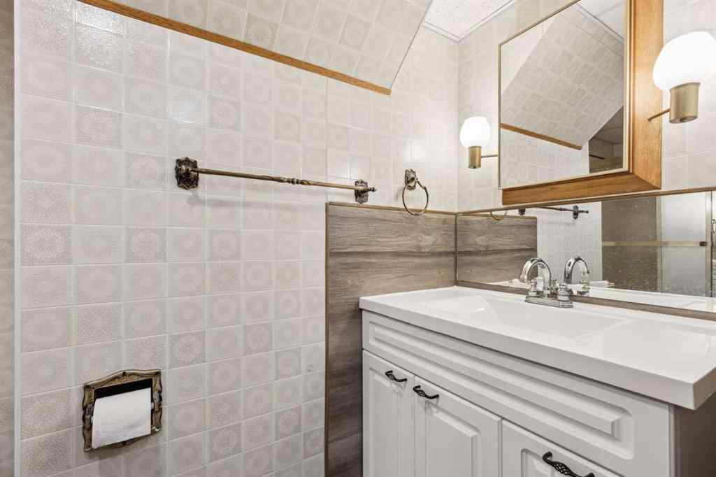 MLS® A2242047 - 2119 Vista Crescent NE in Vista Heights Calgary, Residential