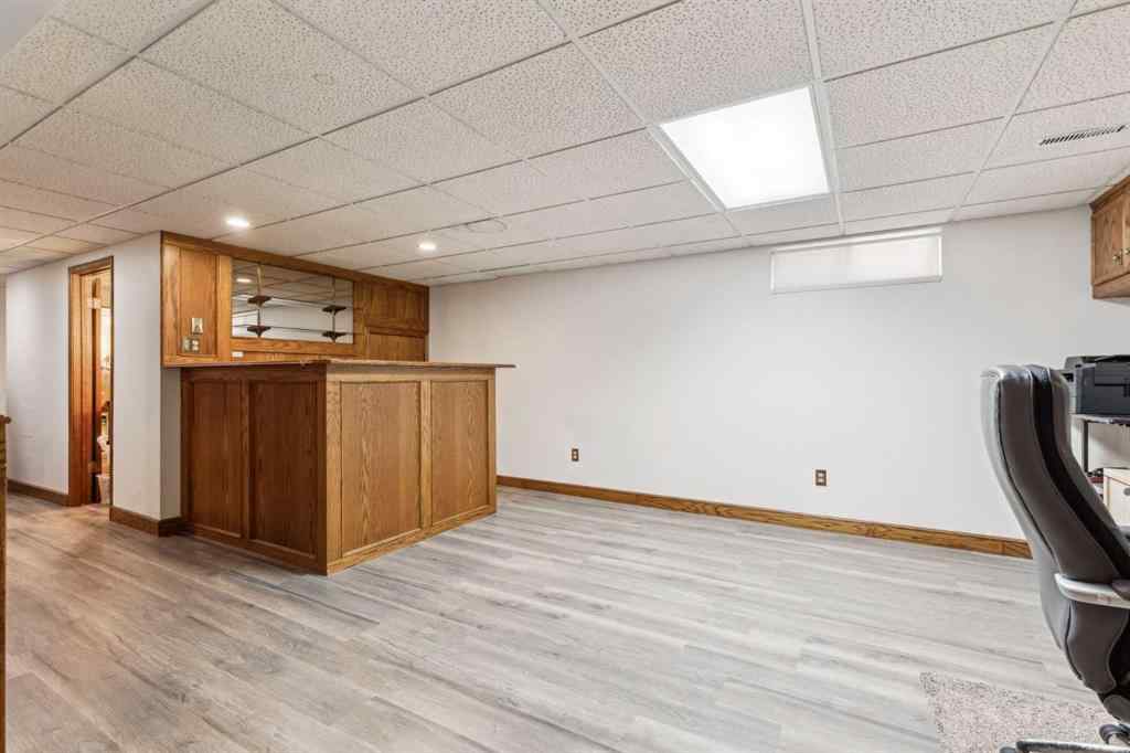 MLS® A2242047 - 2119 Vista Crescent NE in Vista Heights Calgary, Residential