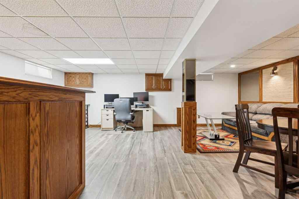 MLS® A2242047 - 2119 Vista Crescent NE in Vista Heights Calgary, Residential