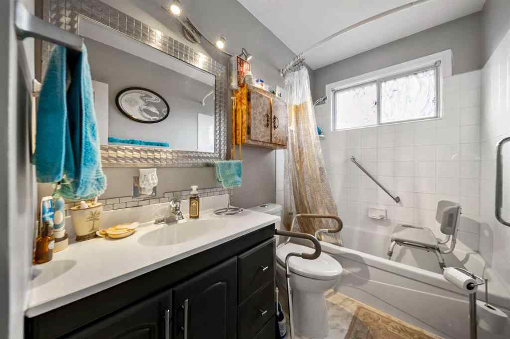 MLS® A2242051 - 3513 46 Street  in Eastview Red Deer, Residential
