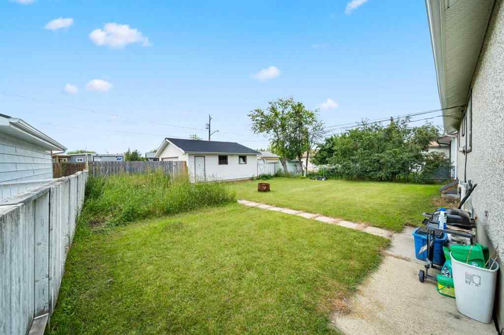 MLS® A2242051 - 3513 46 Street  in Eastview Red Deer, Residential