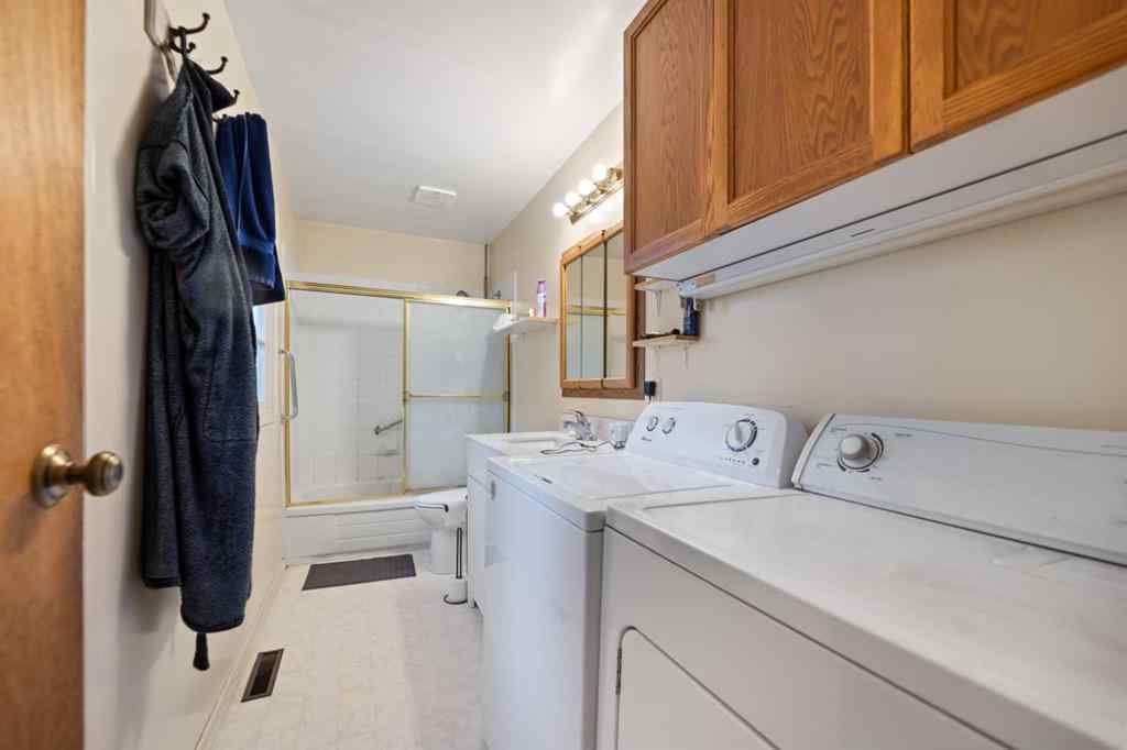 MLS® A2242053 - 1225 Regal Crescent NE in Renfrew Calgary, Residential