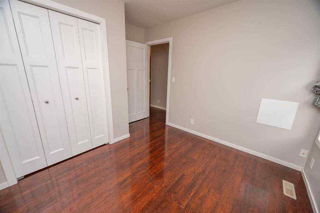MLS® A2242073 - 60 Long Close  in Lonsdale Red Deer, Residential