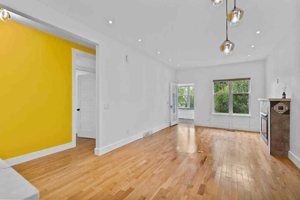 MLS® A2242075 - 914 5A Street NW in Sunnyside Calgary, Residential