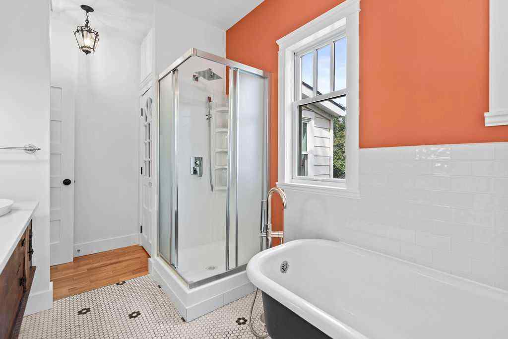MLS® A2242075 - 914 5A Street NW in Sunnyside Calgary, Residential