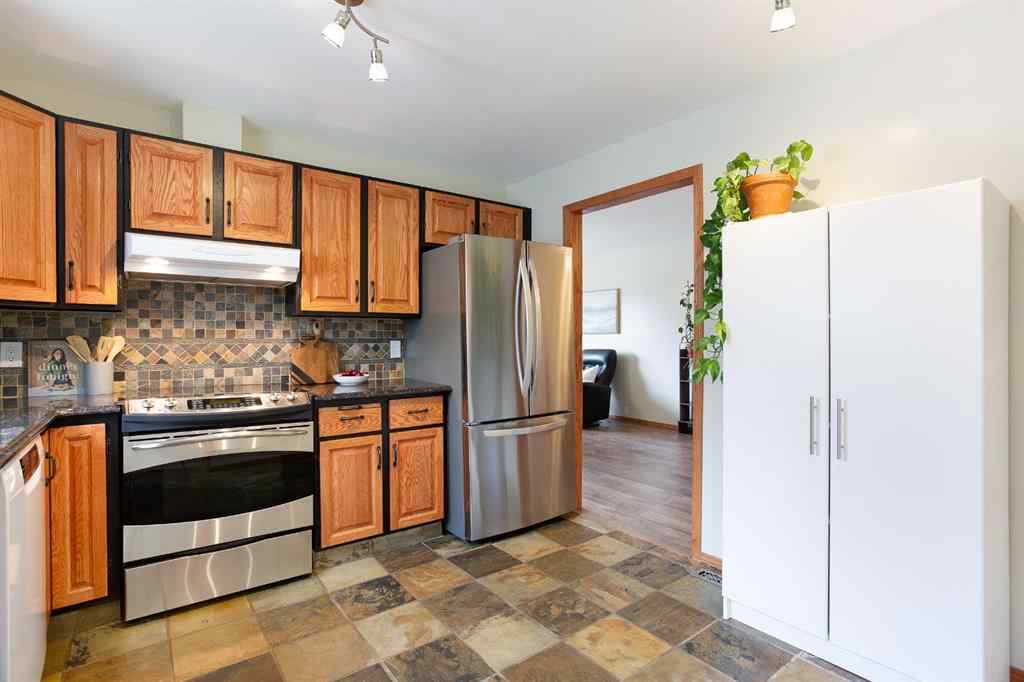 MLS® A2242093 - 39 Elk Hill SE in Edgewater Airdrie, Residential