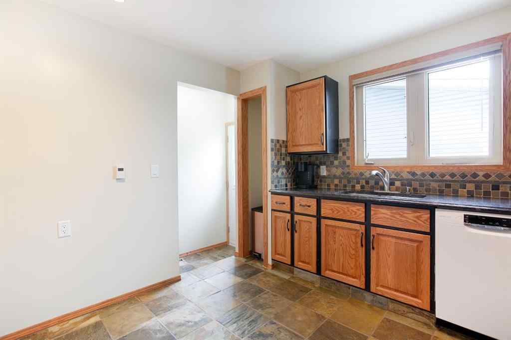 MLS® A2242093 - 39 Elk Hill SE in Edgewater Airdrie, Residential